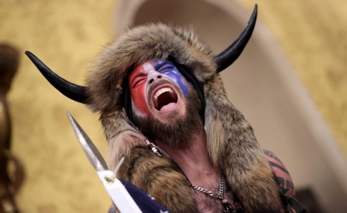 Fler Trump medarbetare inför januari 6 kommissionen Hänt i Veckan med Caroline Älvebrink Calais&nbsp;Podd